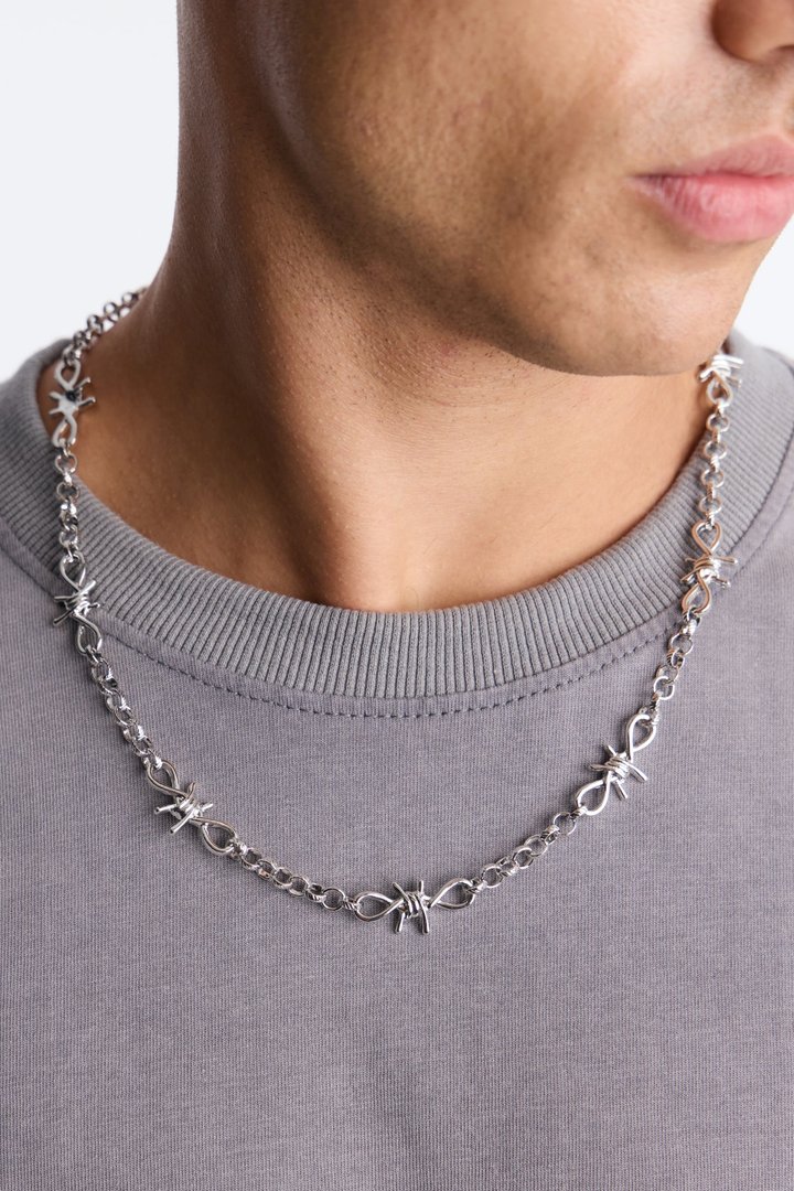 Interlocked Barbed Wire Necklace - Silver