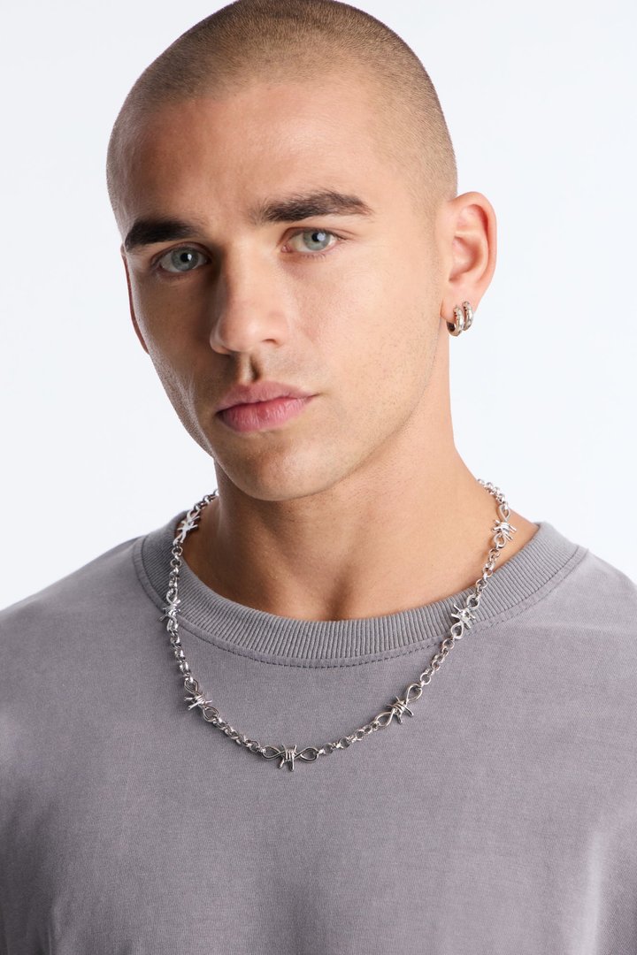Interlocked Barbed Wire Necklace - Silver