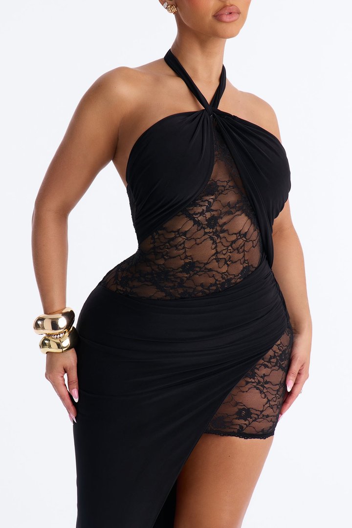Main Event Lace Maxi Dress - Black
