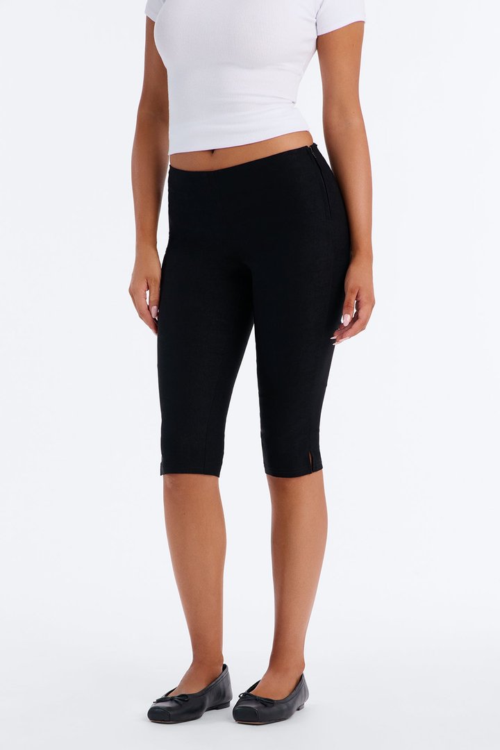 Luna Low Rise Skinny Capri Pant - Black
