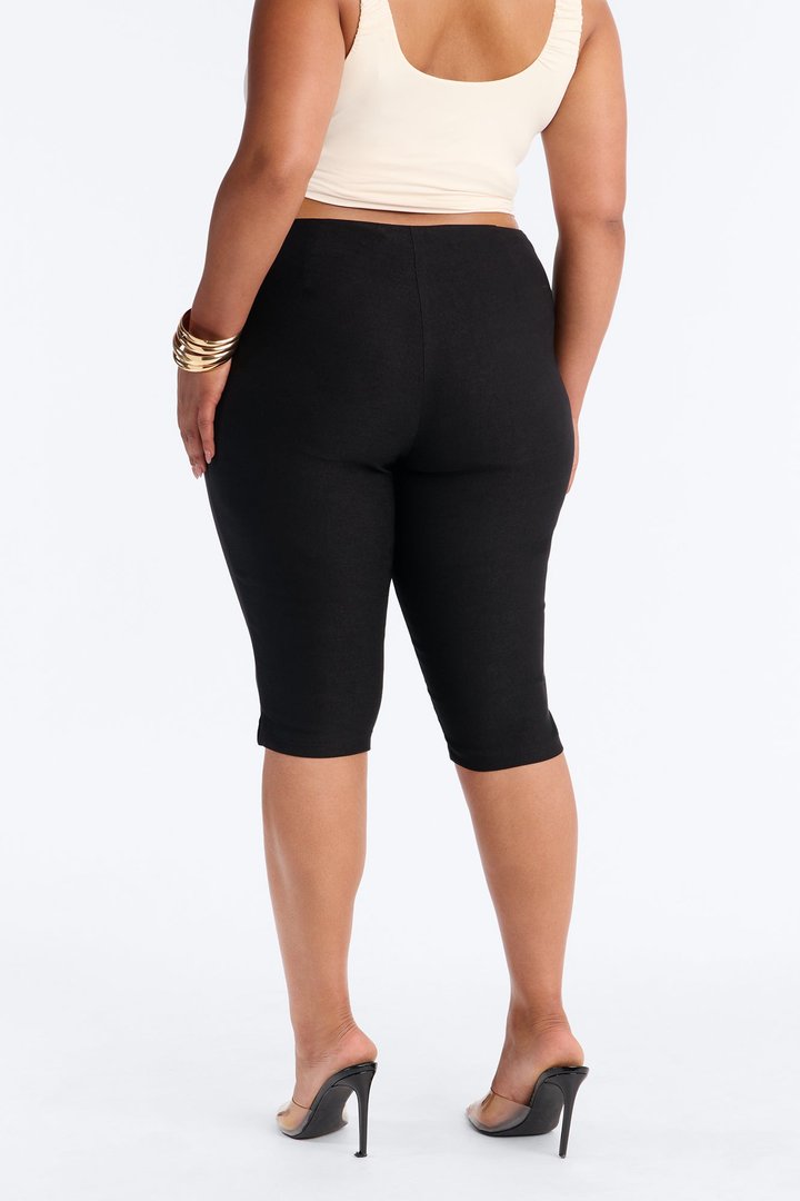 Luna Low Rise Skinny Capri Pant - Black