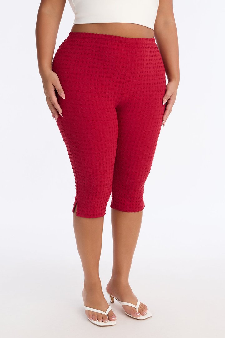 Milena Textured Pedal Pusher Leggings - Red
