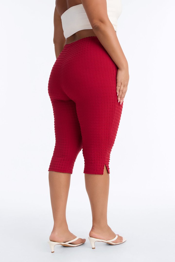 Milena Textured Pedal Pusher Leggings - Red