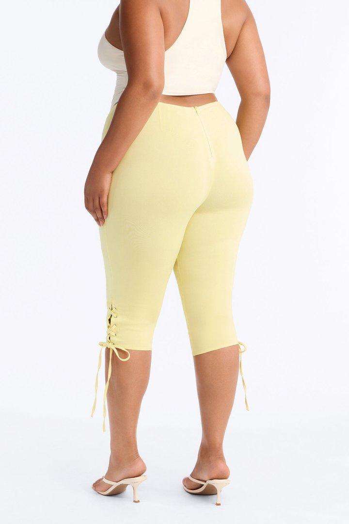 Inara Mid Rise Skinny Capri Pant - Butter Yellow