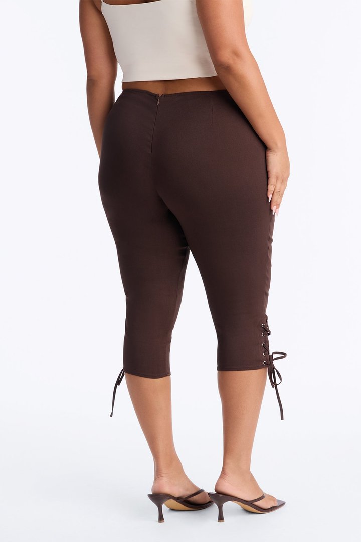 Inara Mid Rise Skinny Capri Pant - Chocolate