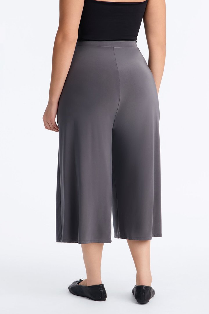 Girls Night Out Wide Leg Culotte Pant 21″ - Charcoal