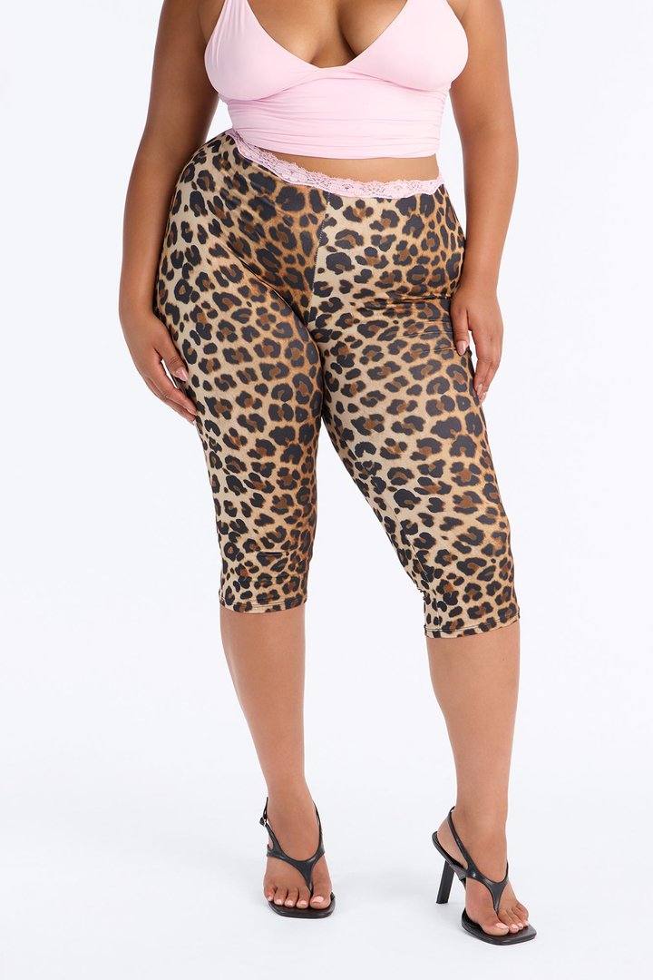 Lola Low Rise Lace Trim Printed Capri Leggings - Leopard