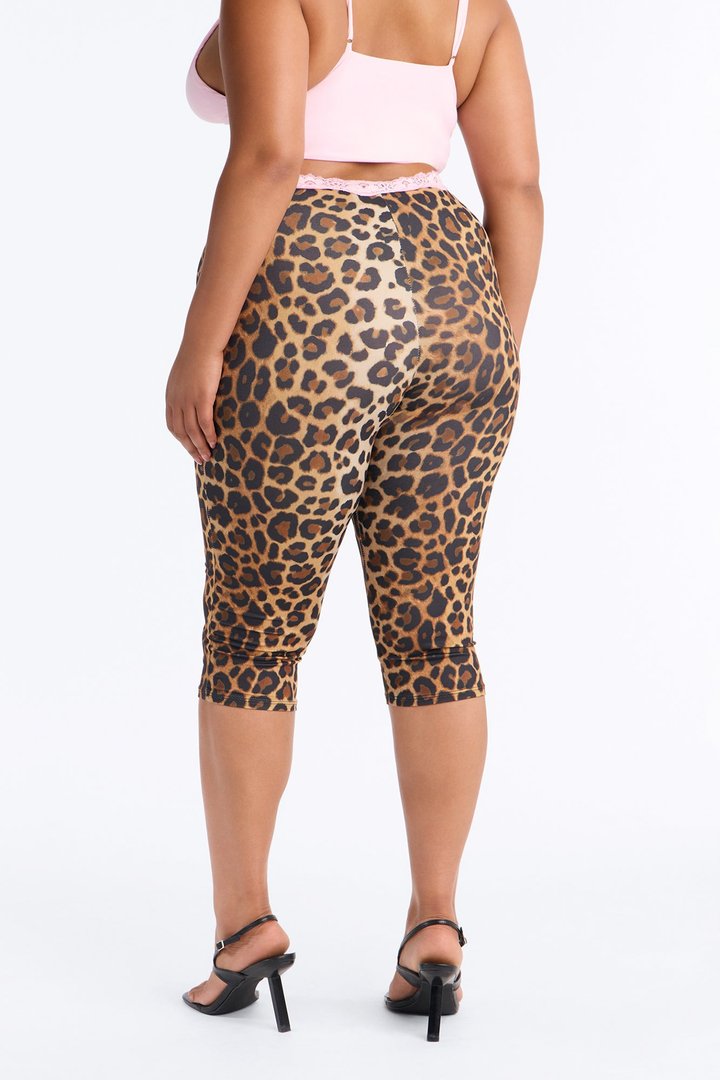Lola Low Rise Lace Trim Printed Capri Leggings - Leopard