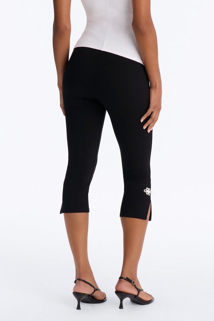 Poppy Ponte Split Hem Frog Closure Capri Leggings - Black/White