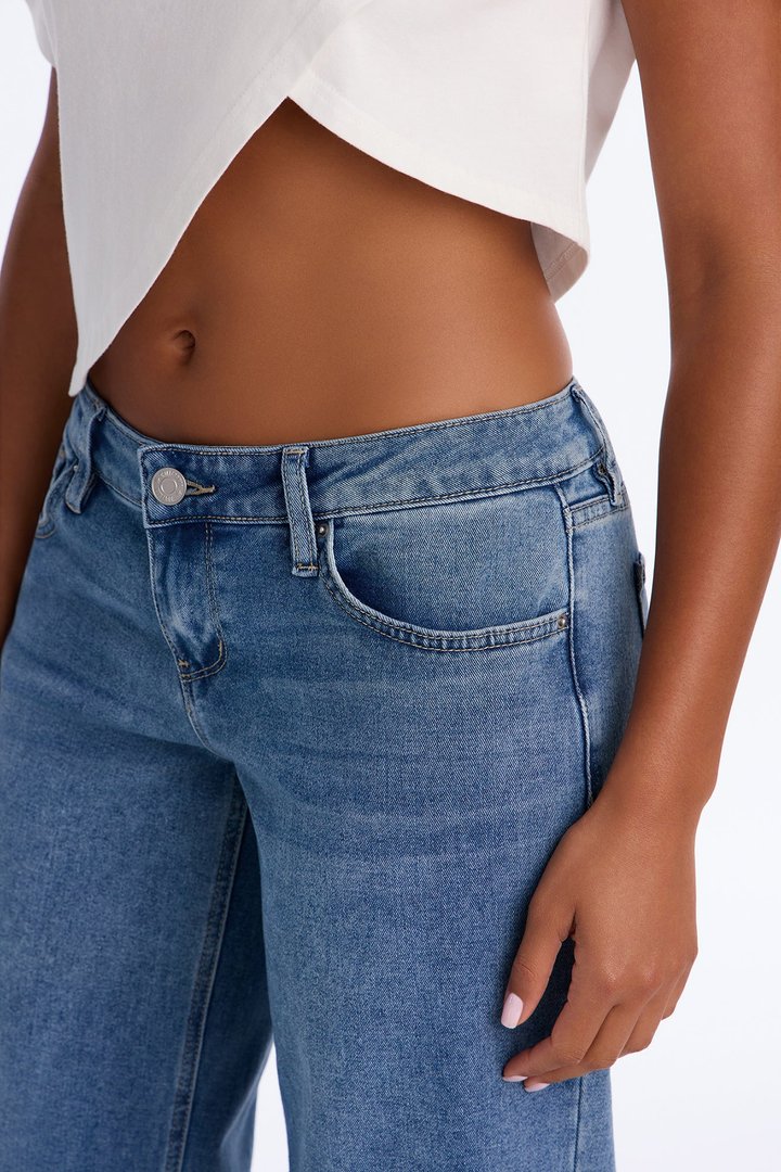 Regretting You Low Rise 90s Straight Leg Jeans - Light Wash