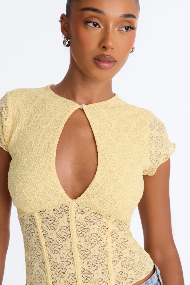 Annie Cut Out Lace Short Sleeve Top - Butter Yellow