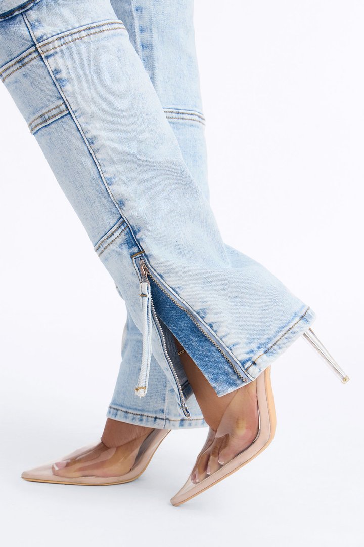 Street Smarts Stretch Slim Straight Cargo Jeans - Light Wash
