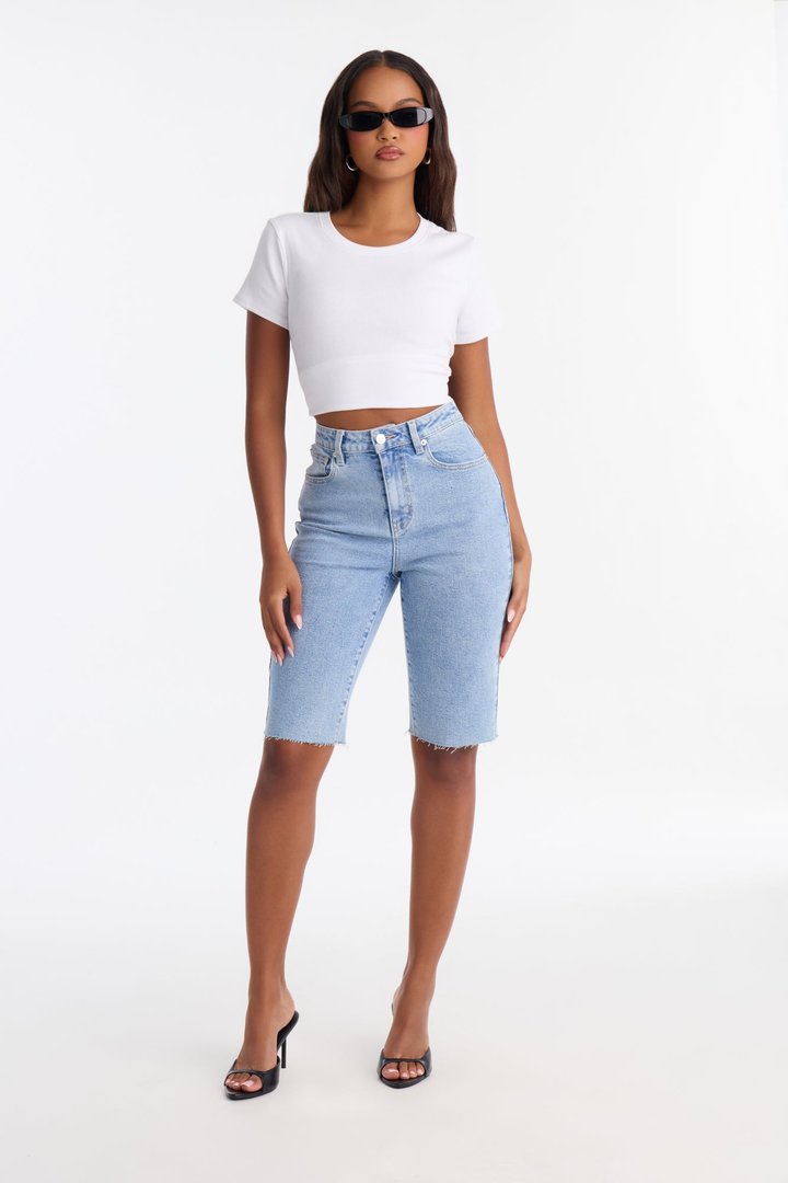 Best 90s Life Stretch Bermuda Shorts - Medium Wash