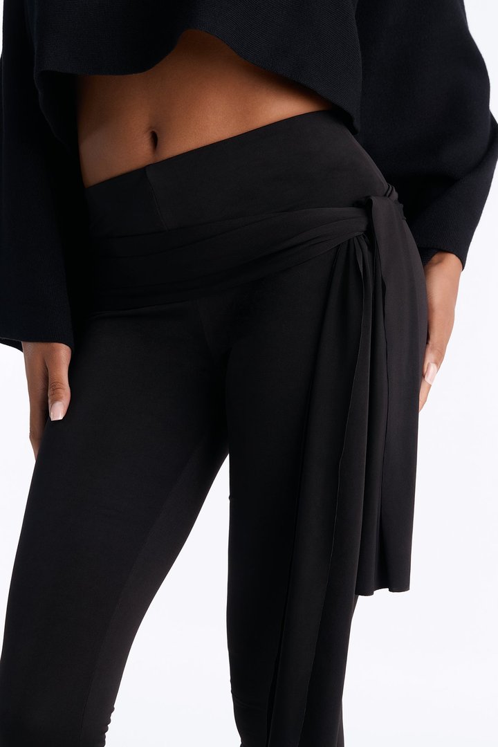 Avery High Rise Tie Waist Capri Legging - Black