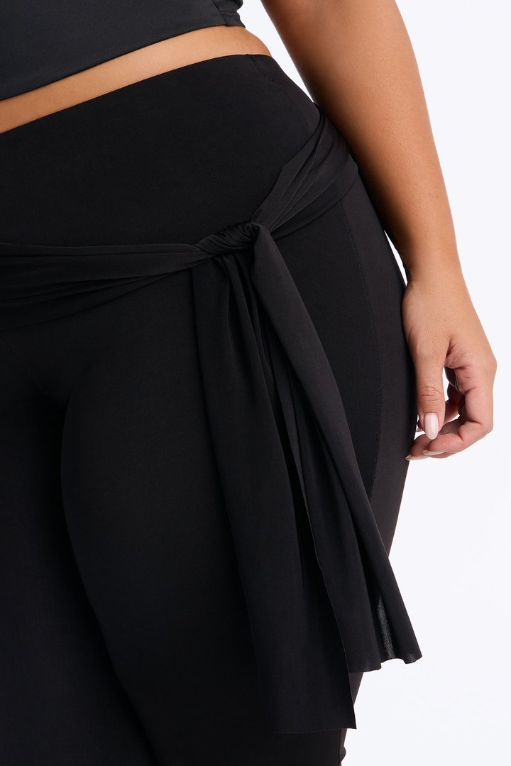 Avery High Rise Tie Waist Capri Legging - Black