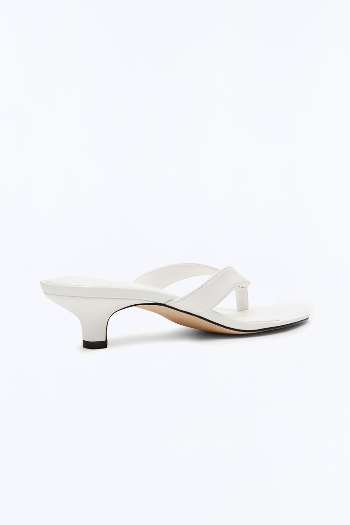 Steve Madden Tracie Leather Thong Kitten Heels - White