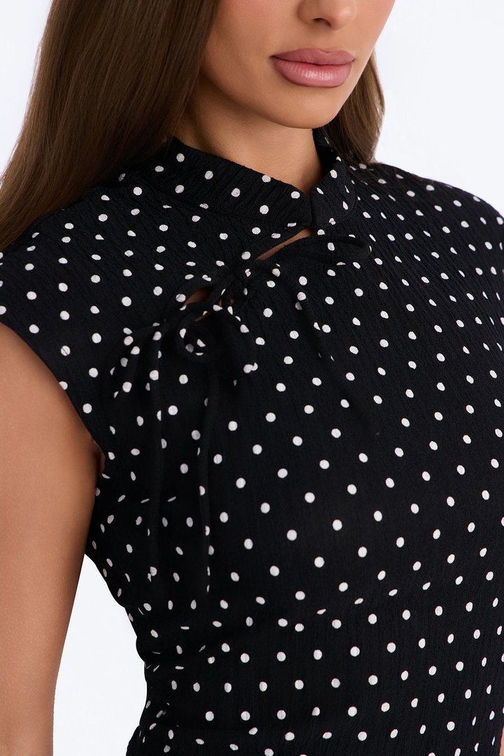 Mina Textured Polka Dot Mock Neck Short Sleeve Top - Black/White