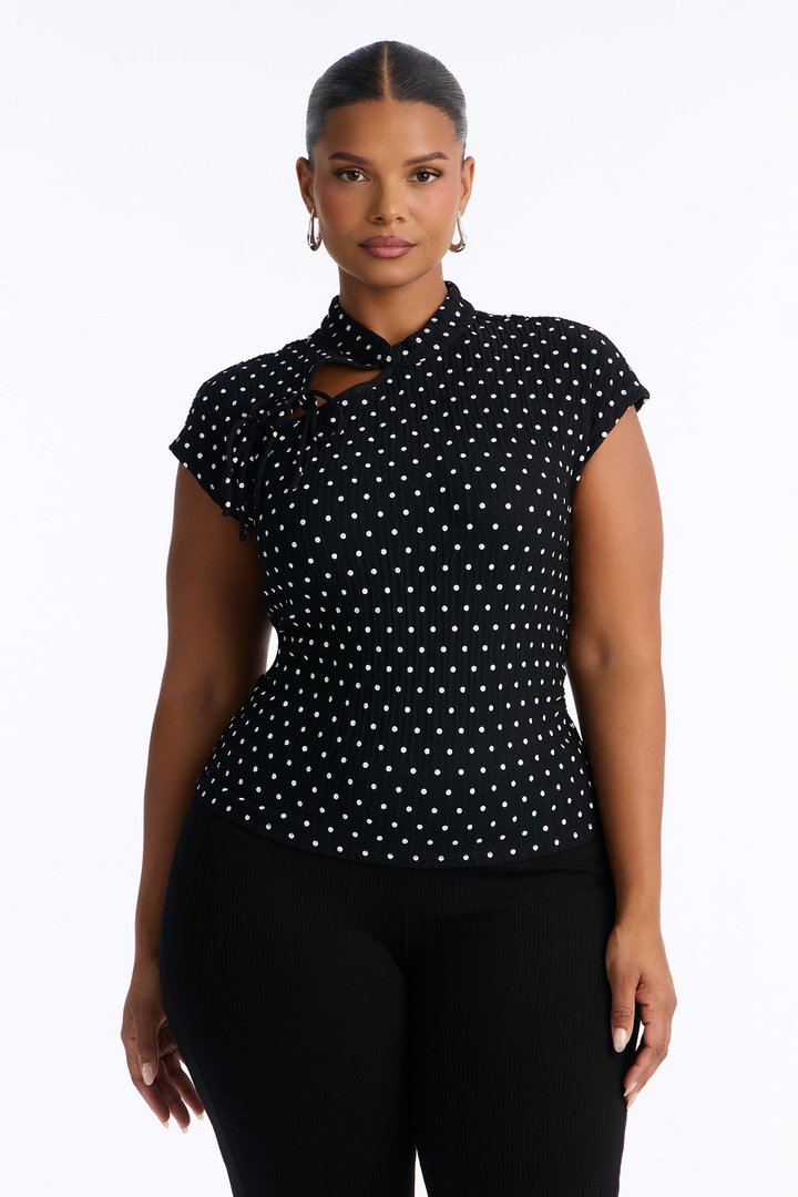 Mina Textured Polka Dot Mock Neck Short Sleeve Top - Black/White