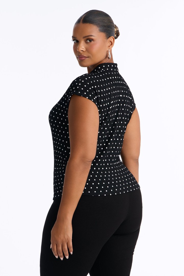 Mina Textured Polka Dot Mock Neck Short Sleeve Top - Black/White