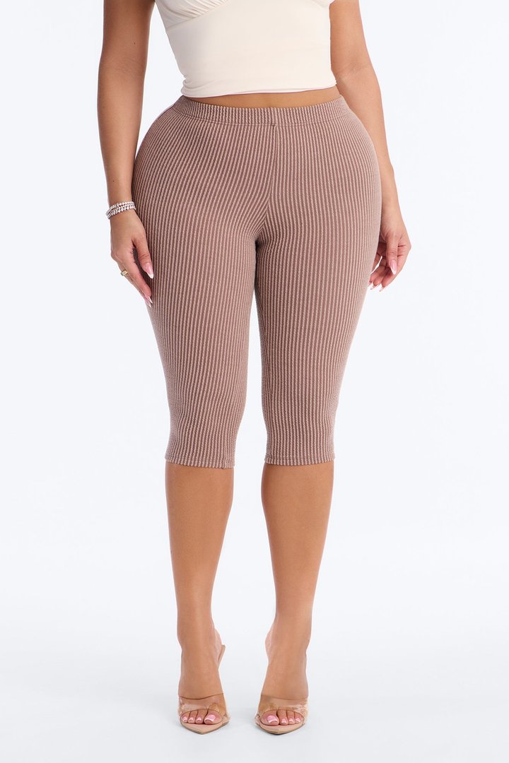 Roxie Low Rise Ribbed Capri Legging - Caffe