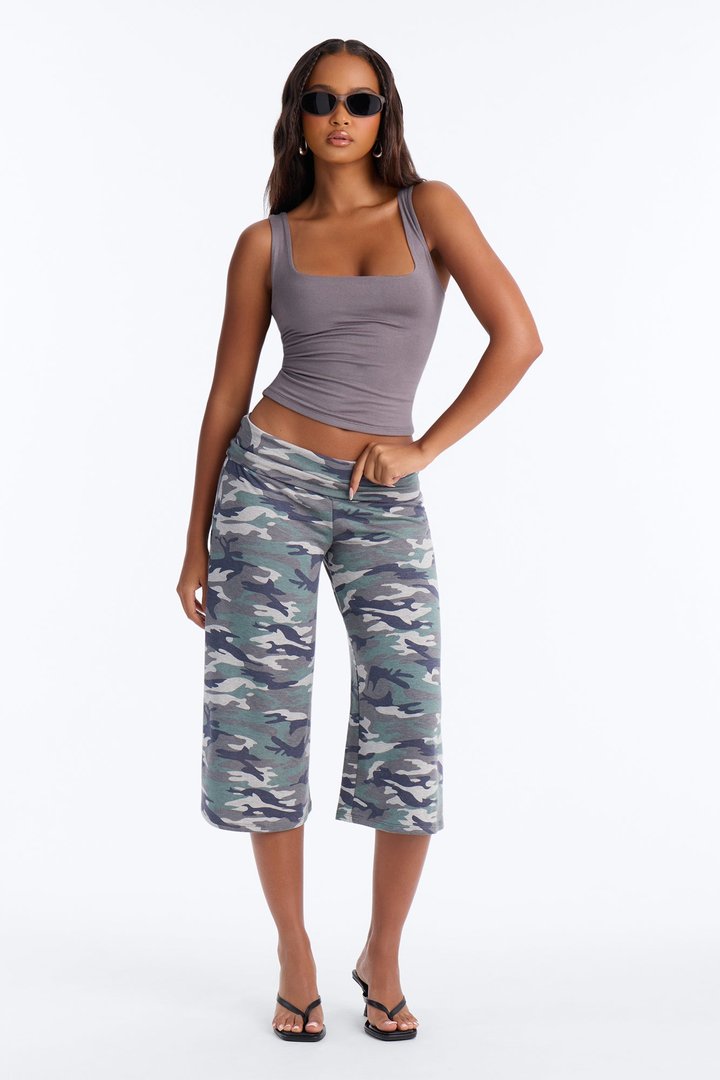 Kiki Camoflauge Low Rise Foldover Gaucho Pant - Green/combo