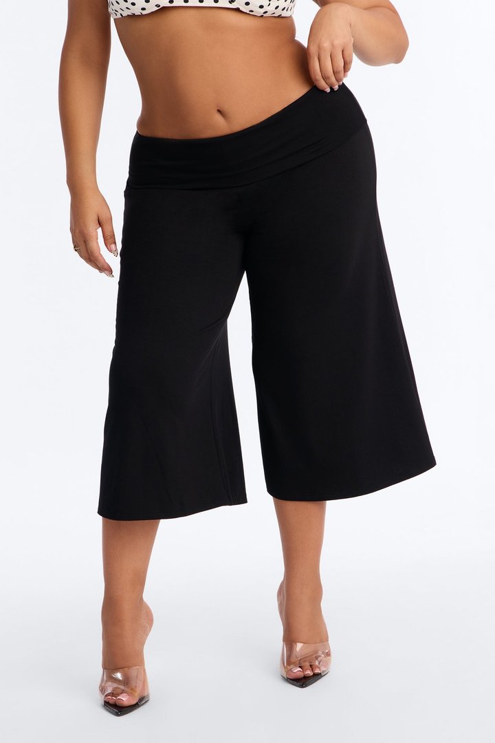 Kiki Low Rise Foldover Gaucho Pant - Black