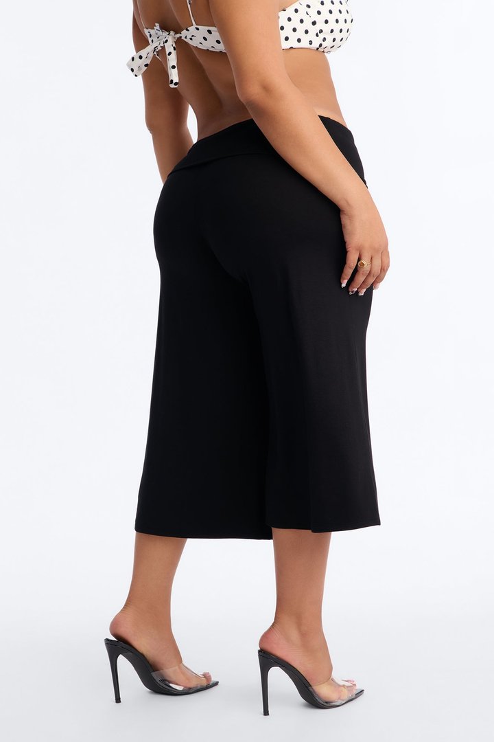 Kiki Low Rise Foldover Gaucho Pant - Black