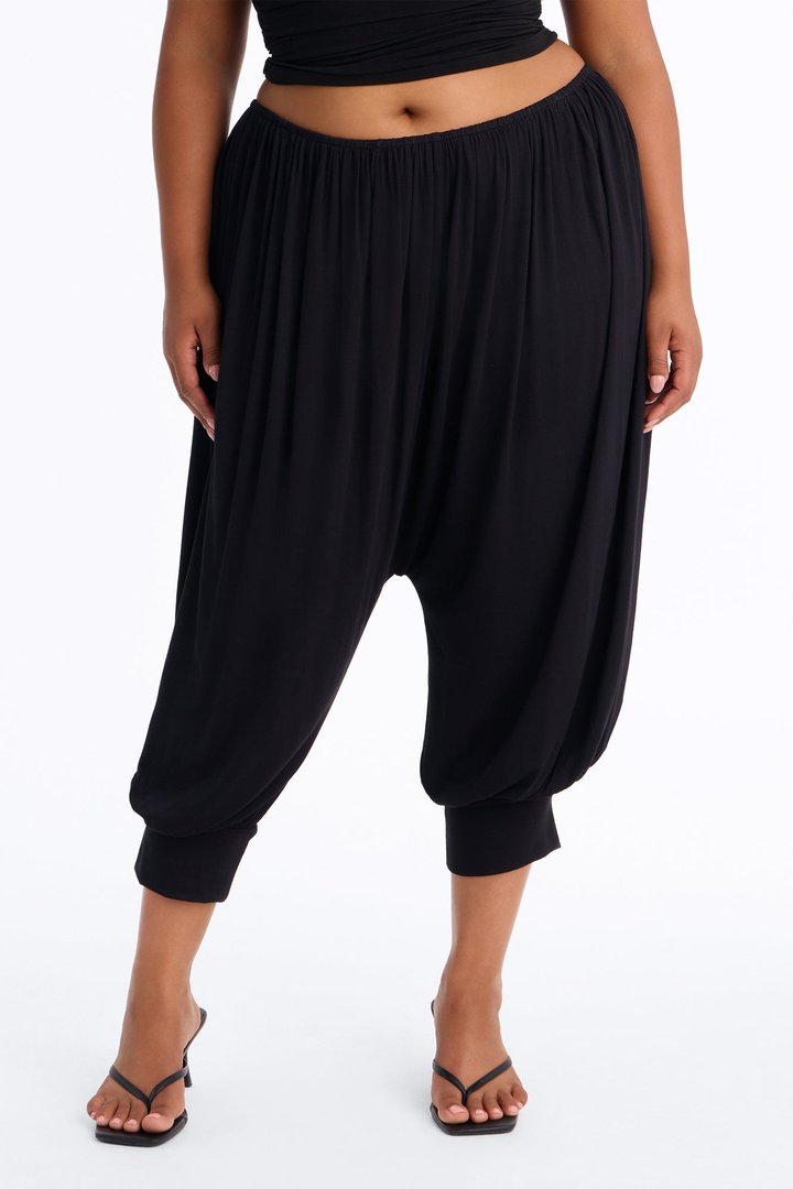 Luciana Low Rise Cuffed Harem Pant - Black