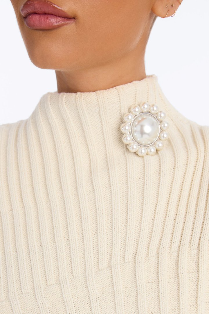 Pearly Things Brooch - White/Silver