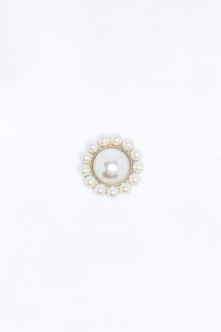 Pearly Things Brooch - White/Silver
