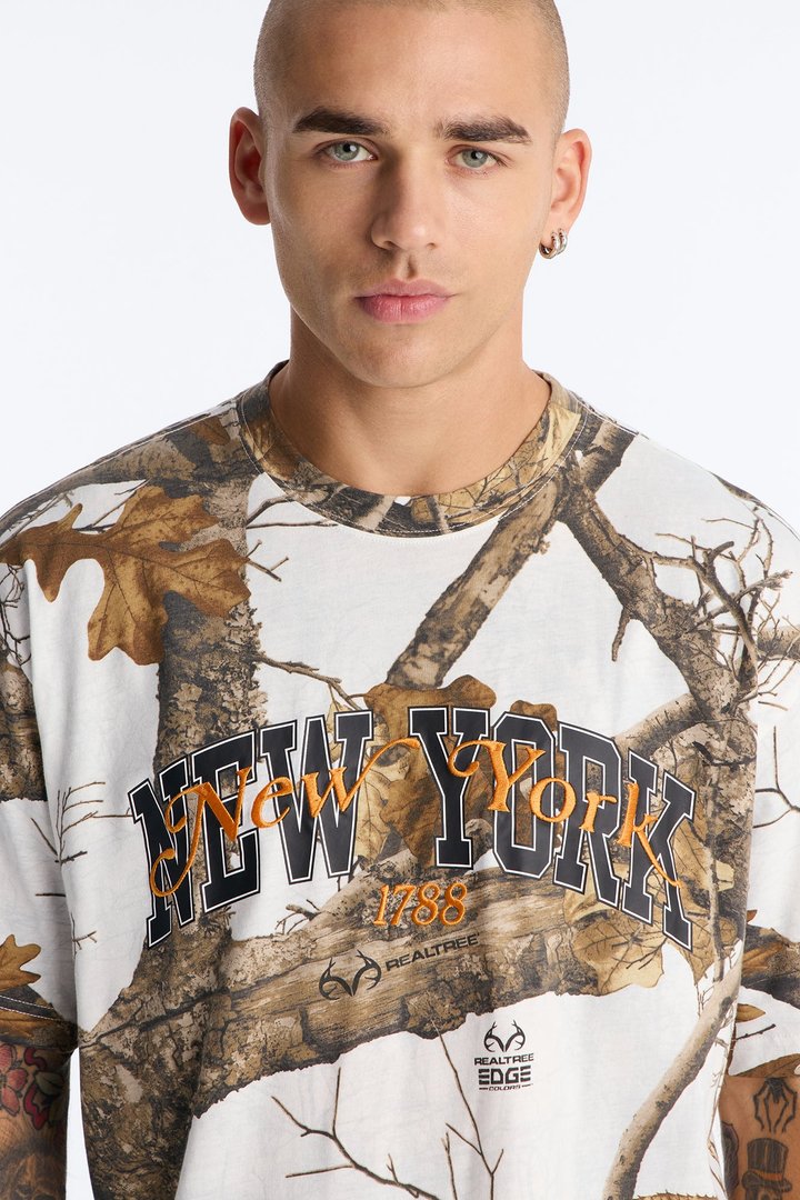 Real Tree New York Snow Embroidery Short Sleeve Tee - Camouflage