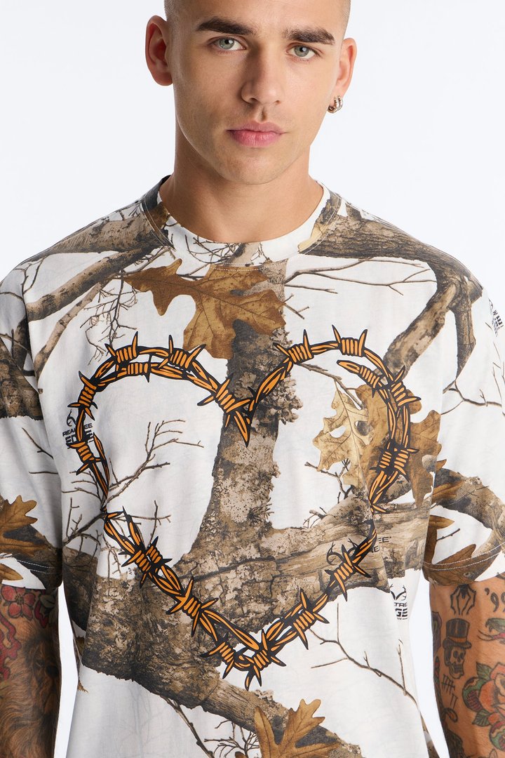 Real Tree Barbed Wire Heart Short Sleeve Tee - Camouflage