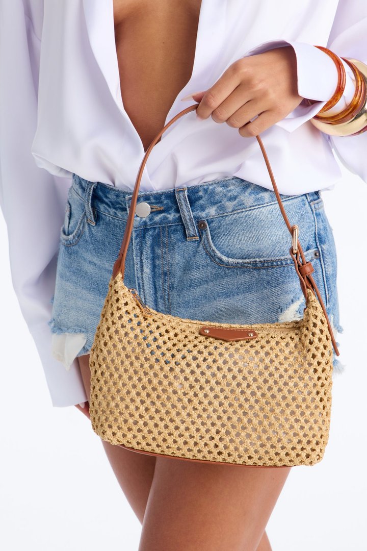 On A Warm Day Straw Shoulder Handbag - Natural/Combo