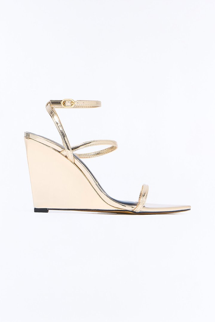 Kasaandra Pointed Wedges - Gold