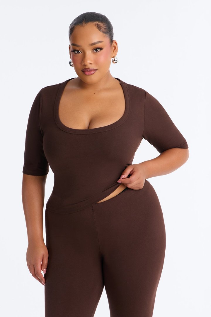 Quinn 3/4 Sleeve Scoop Neck Top - Chocolate