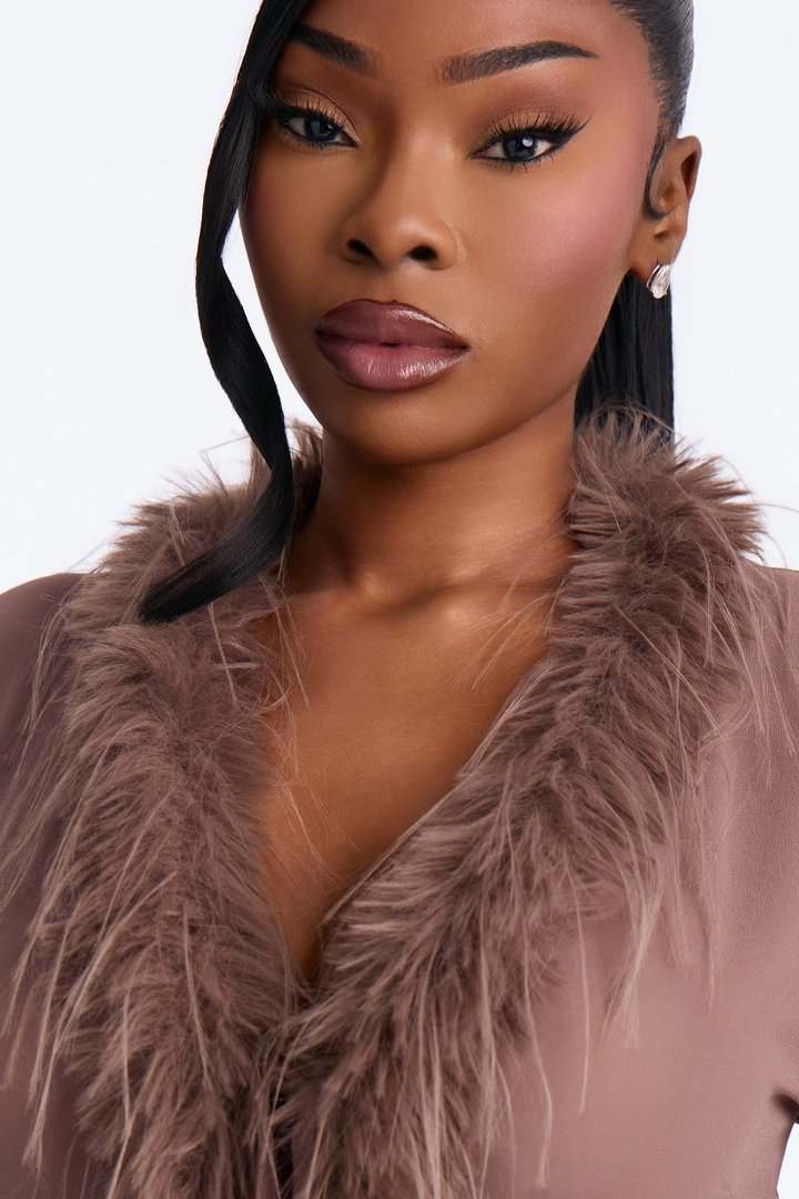 Simple Life Flyaway Fur Trim Top - Mocha