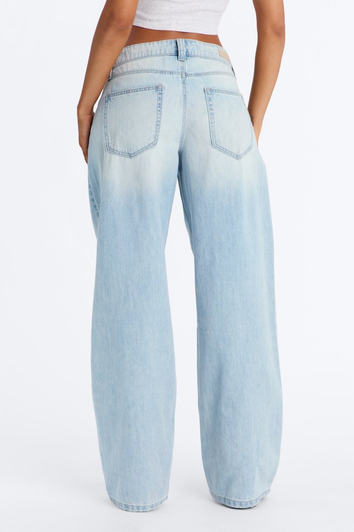 North Shore Baggy Jeans - Light Wash