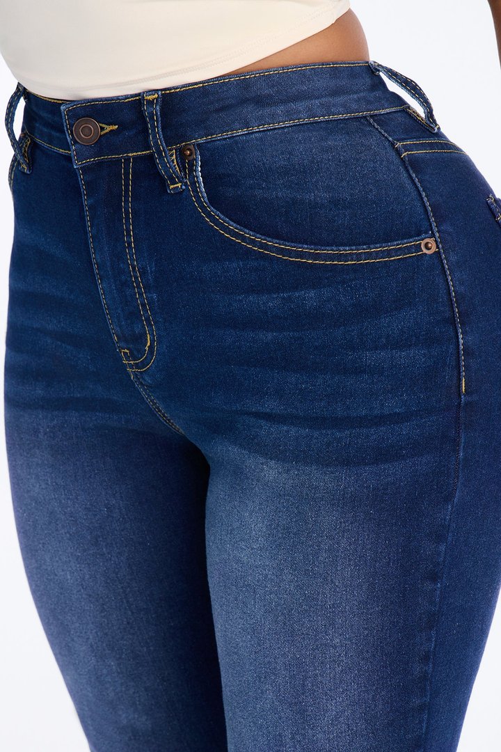 Going Uptown Mid Rise Stretch Skinny Jeans - Dark Wash