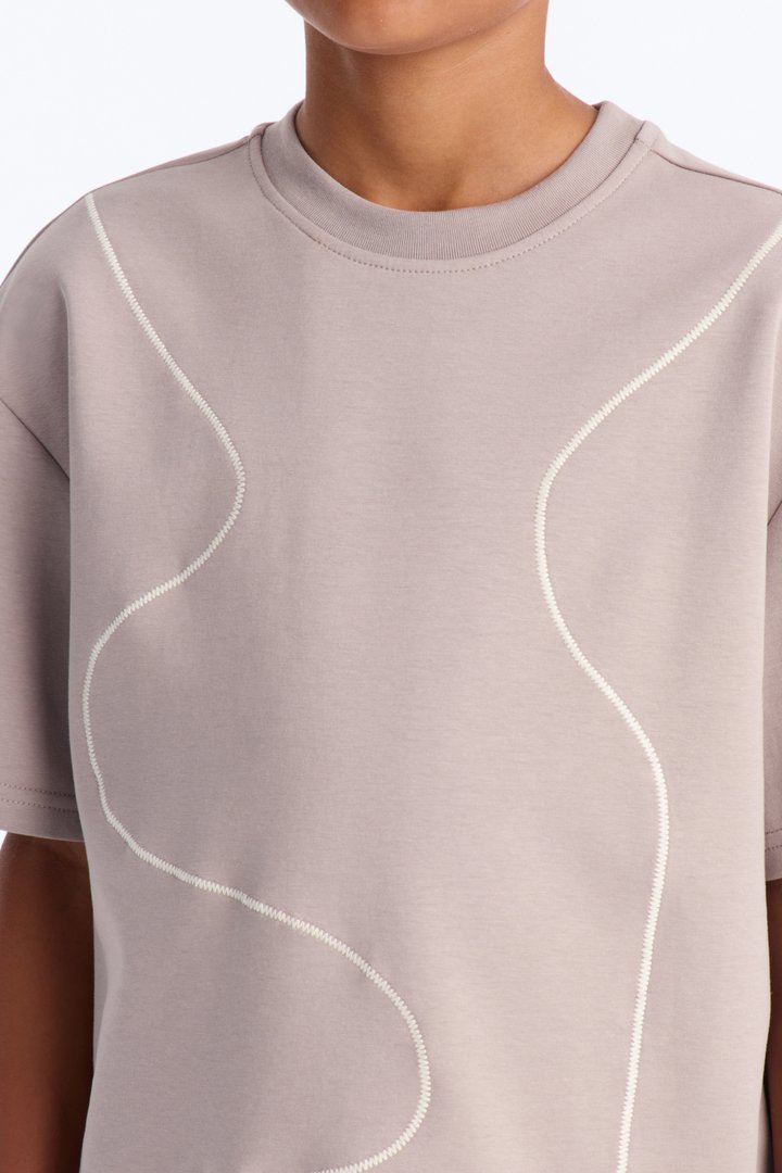 Mini Vertical Wavy Contrast Stitch Boxy Cropped Tee - Taupe