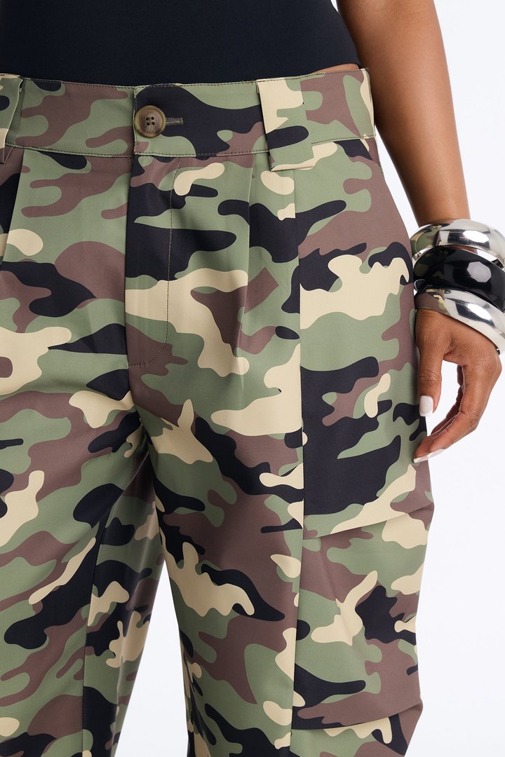 Kayla Barrel Leg Printed Pant - Camouflage