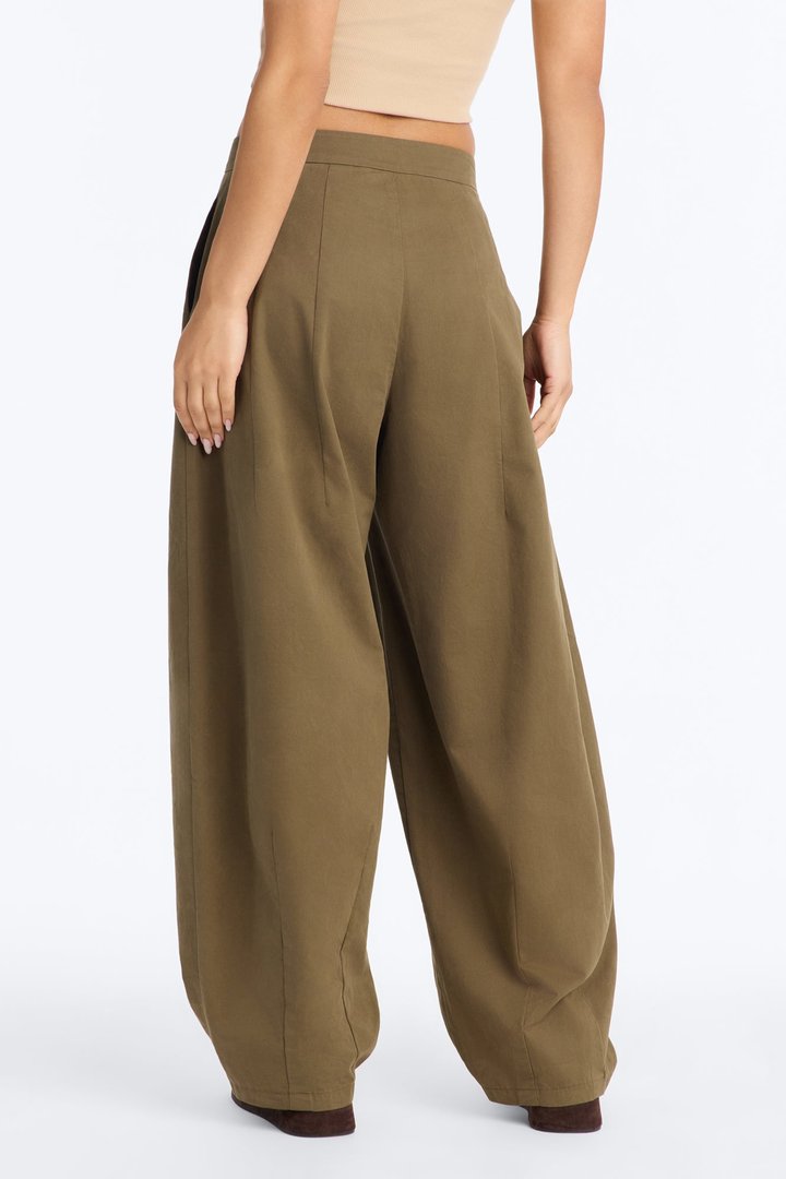Cora High Rise Barrel Leg Pant 30″ - Olive