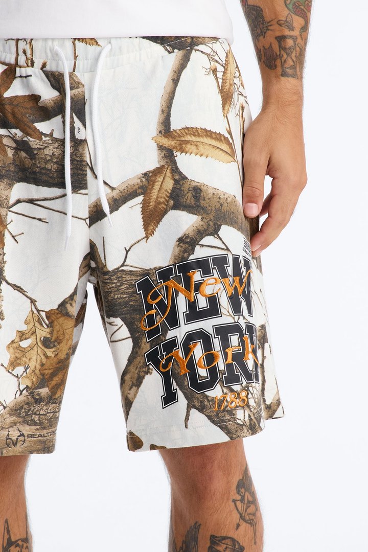 Real Tree New York Snow Embroidery Sweatshort - Camouflage