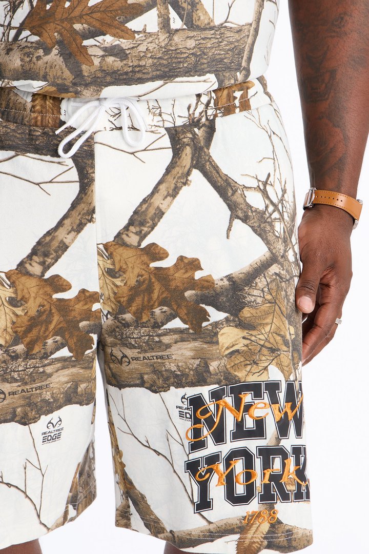 Real Tree New York Snow Embroidery Sweatshort - Camouflage