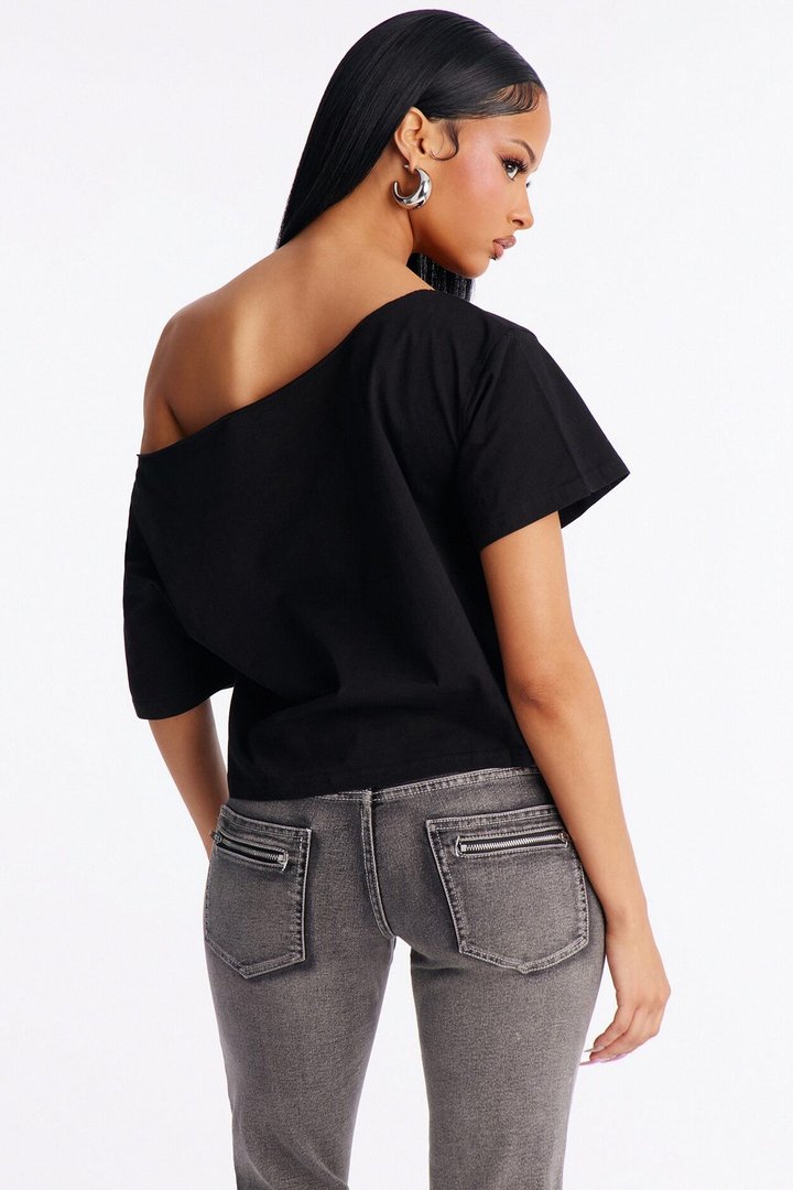 Say Less Lips Off Shoulder Tee - Black