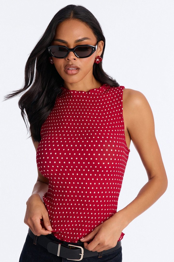 Into Paradise Mock Neck Polka Dot Plisse Top - Red/combo