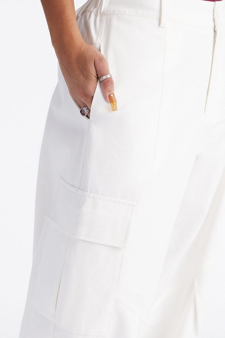 Aerin Mid Rise Cargo Jogger Pant 30″ - Ivory