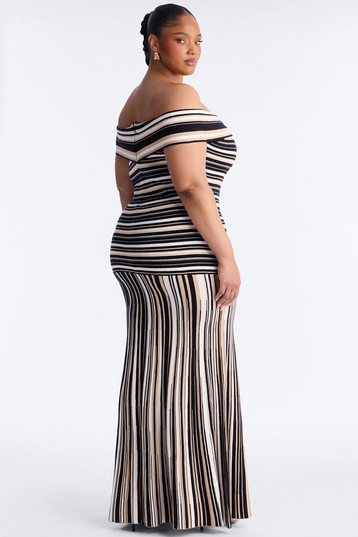 Kaitlyn Striped Sweater Maxi Dress - Black/combo