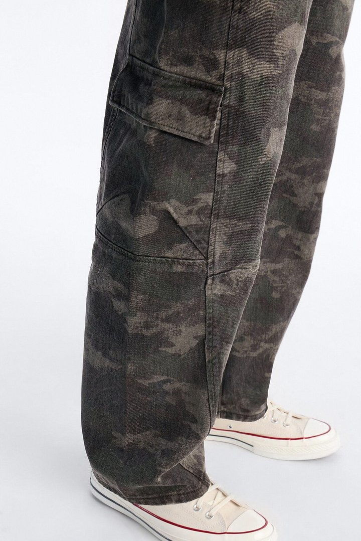 Combat Seams Barrel Jeans - Camouflage