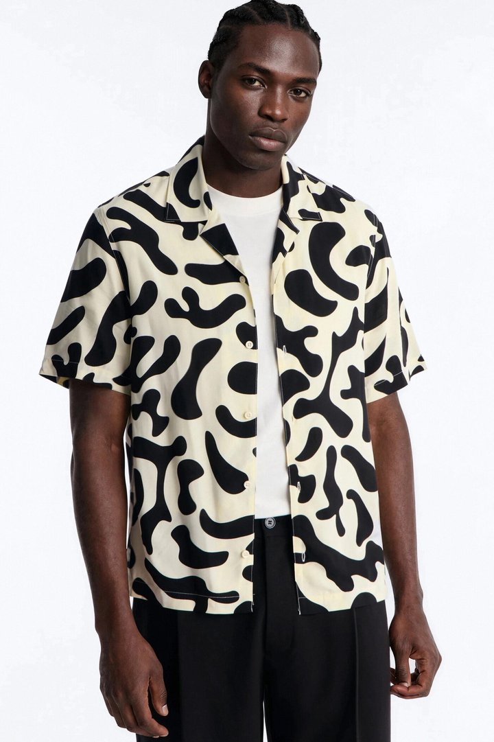 Bold Metric Cuban Shirt - Black