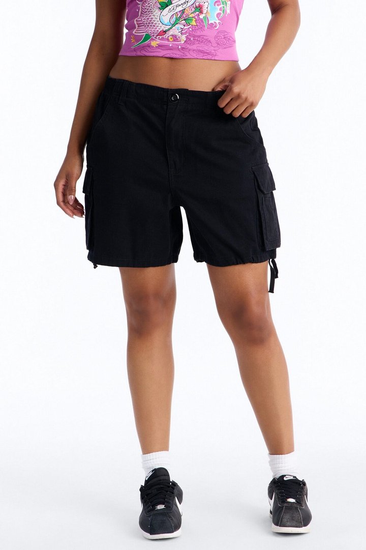 A Classic Favorite Bermuda Short - Black